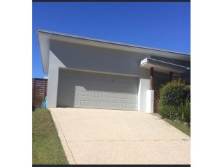 Spacious 3-Bedroom Duplex Opposite Redgum Reserve